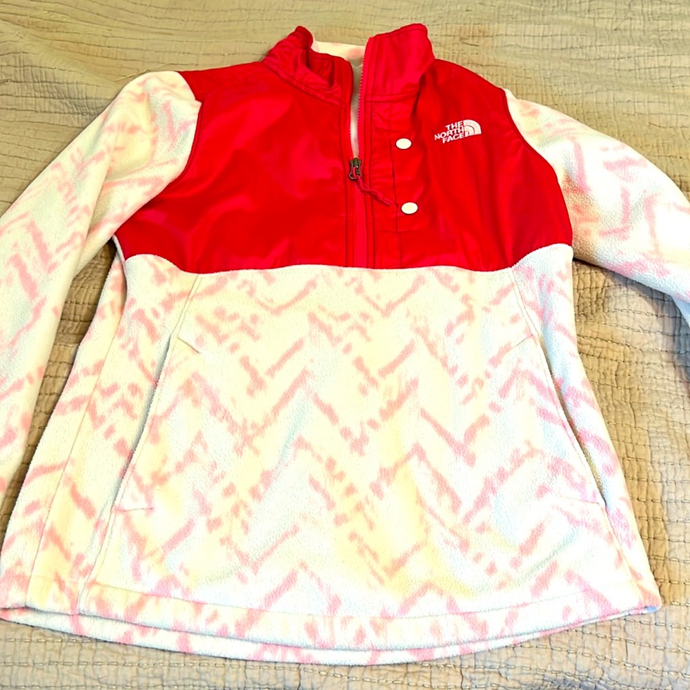 Half zip fleece pullover. Hot pink w/ pattern and side pockets. Great condition.